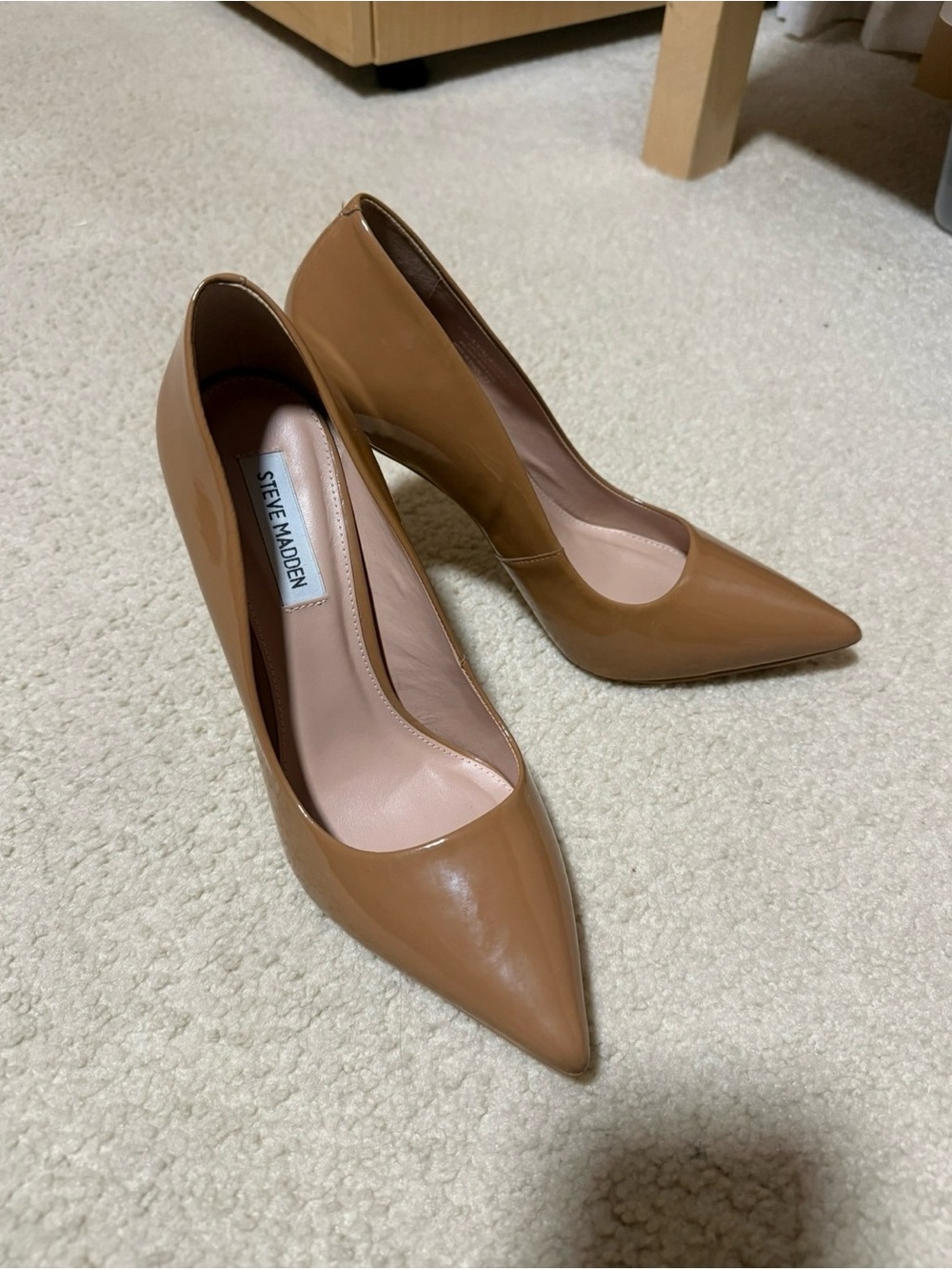 Steve Madden Patent Pointed Toe Pumps in Tan